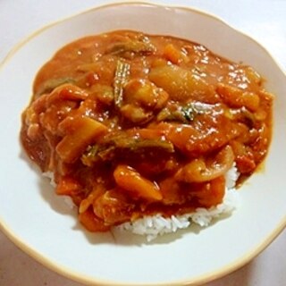 野菜いっぱい！トマトカレー